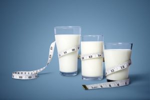 خواص شیر در برنامه های غذایی | شیر کم چرب بهتر است یا پرچرب