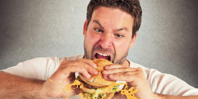 عوارض تند غذا خوردن - تند‌ غذا خوردن آ‌دم را چاق می‌کند!